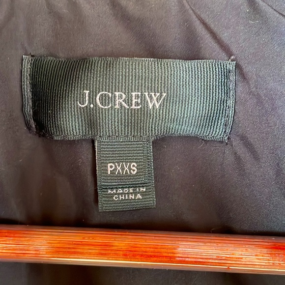 J Crew XXS petite puffer vest black and gold like new never washed - Picture 2 of 4